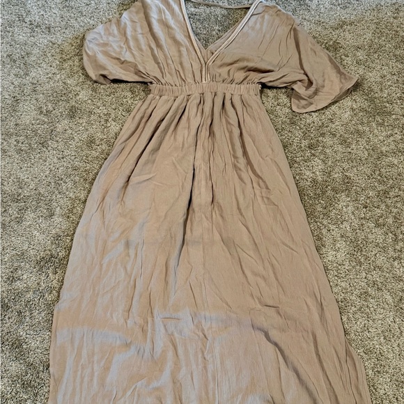 Neutral Maxi Dress – Bump Friendly Size Medium NWT - Picture 9 of 9